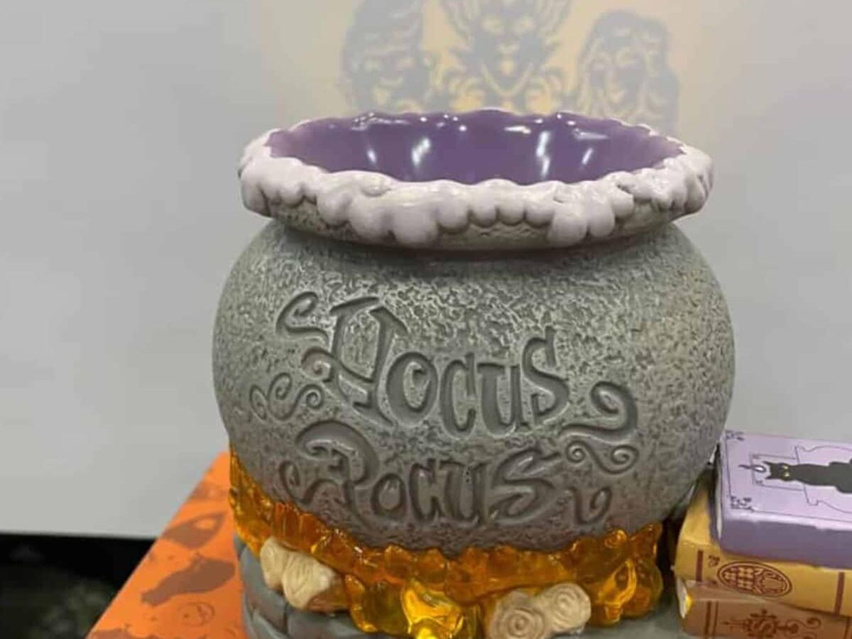 Hocus Pocus Scentsy high quality Warmer WITH Wax Melt