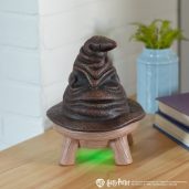 Harry Potter Talking Sorting Hat™ Scentsy Warmer Green Light Styled