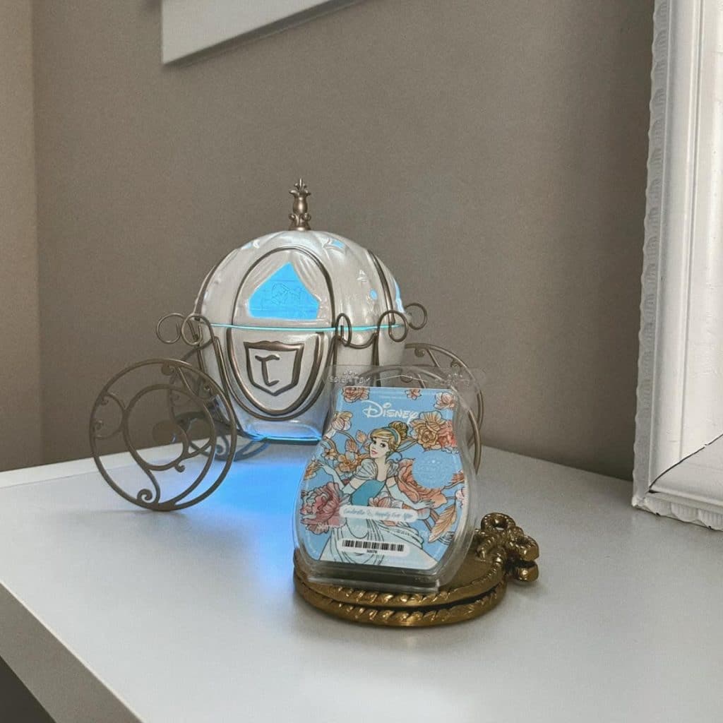 Disney Cinderella Royal Carriage Scentsy Warmer & Disney Cinderella Happily Ever After Scentsy Wax Bar